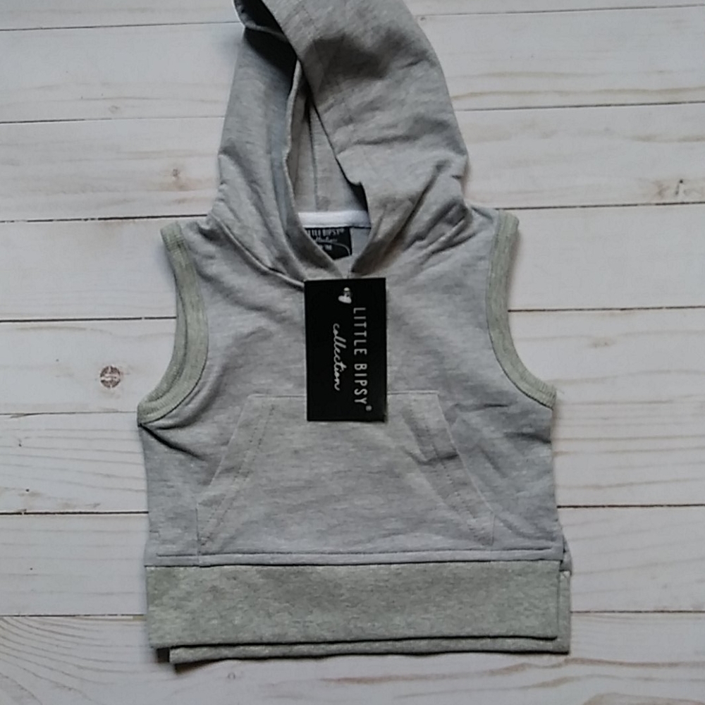 0-3month Little Bipsy hooded pull over vest